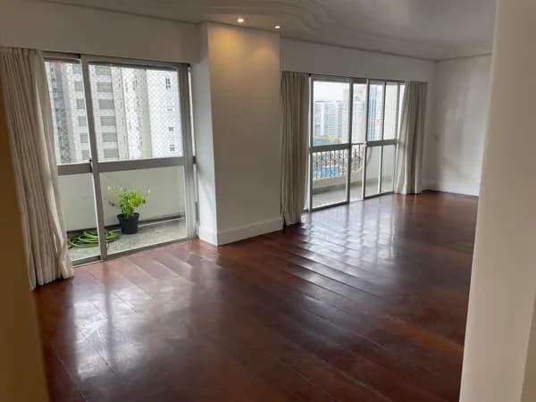 Apartamento em São Paulo - Moema