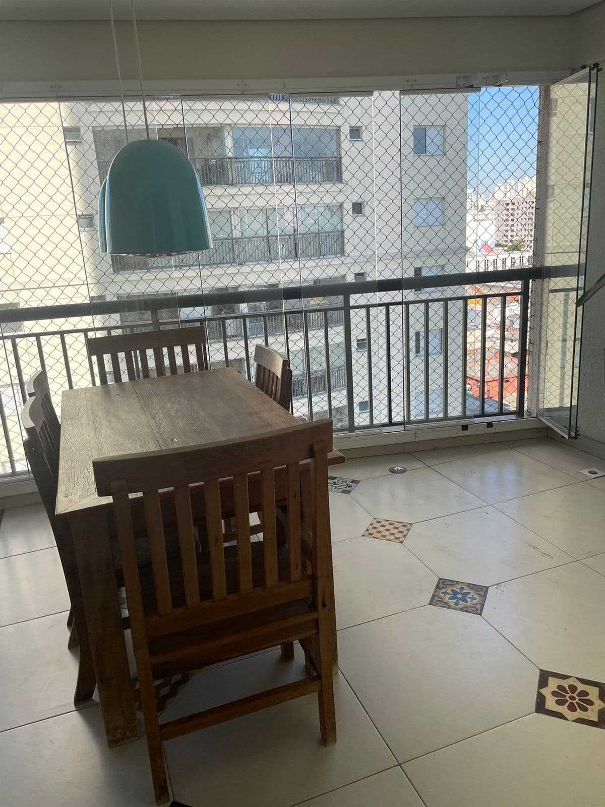 Apartamento - 108m² - 3 dorm, sendo 2 suites