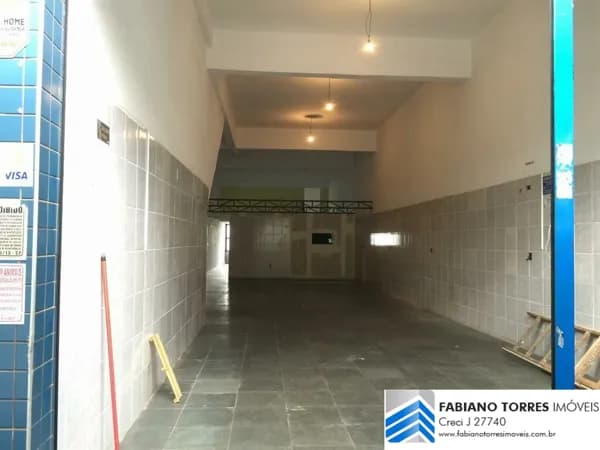 Galpão/Salão Comercial Vazio para alugar.