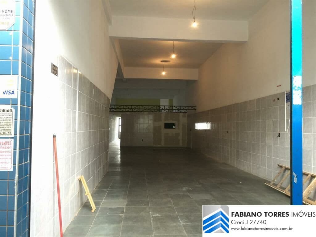 Galpão/Salão Comercial Vazio para alugar.