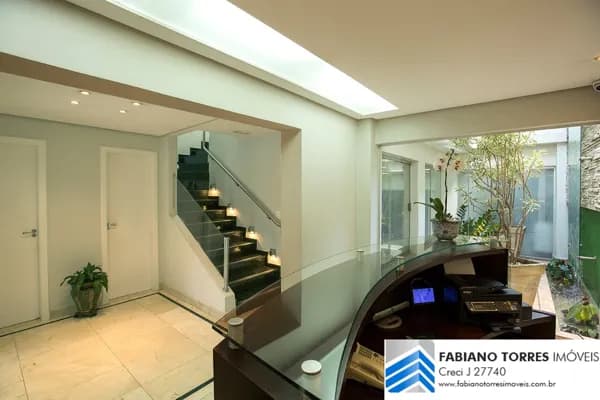 🏠🌟 Sobrado de Alto Padrão à Venda no Centro de São Bernardo! 🌟🏠