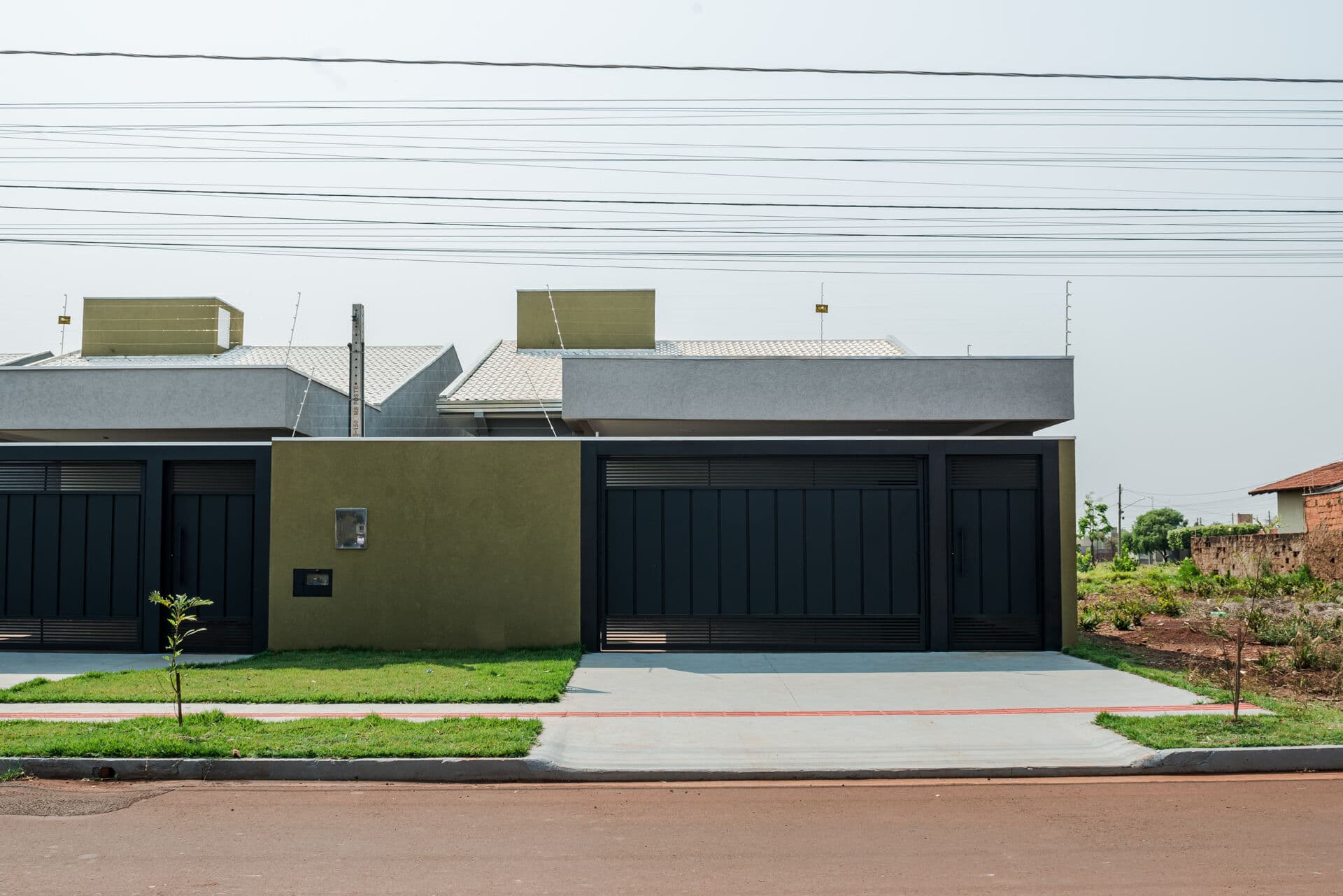 Casa em Conjunto Residencial Monte Carlo, Dourados/MS
