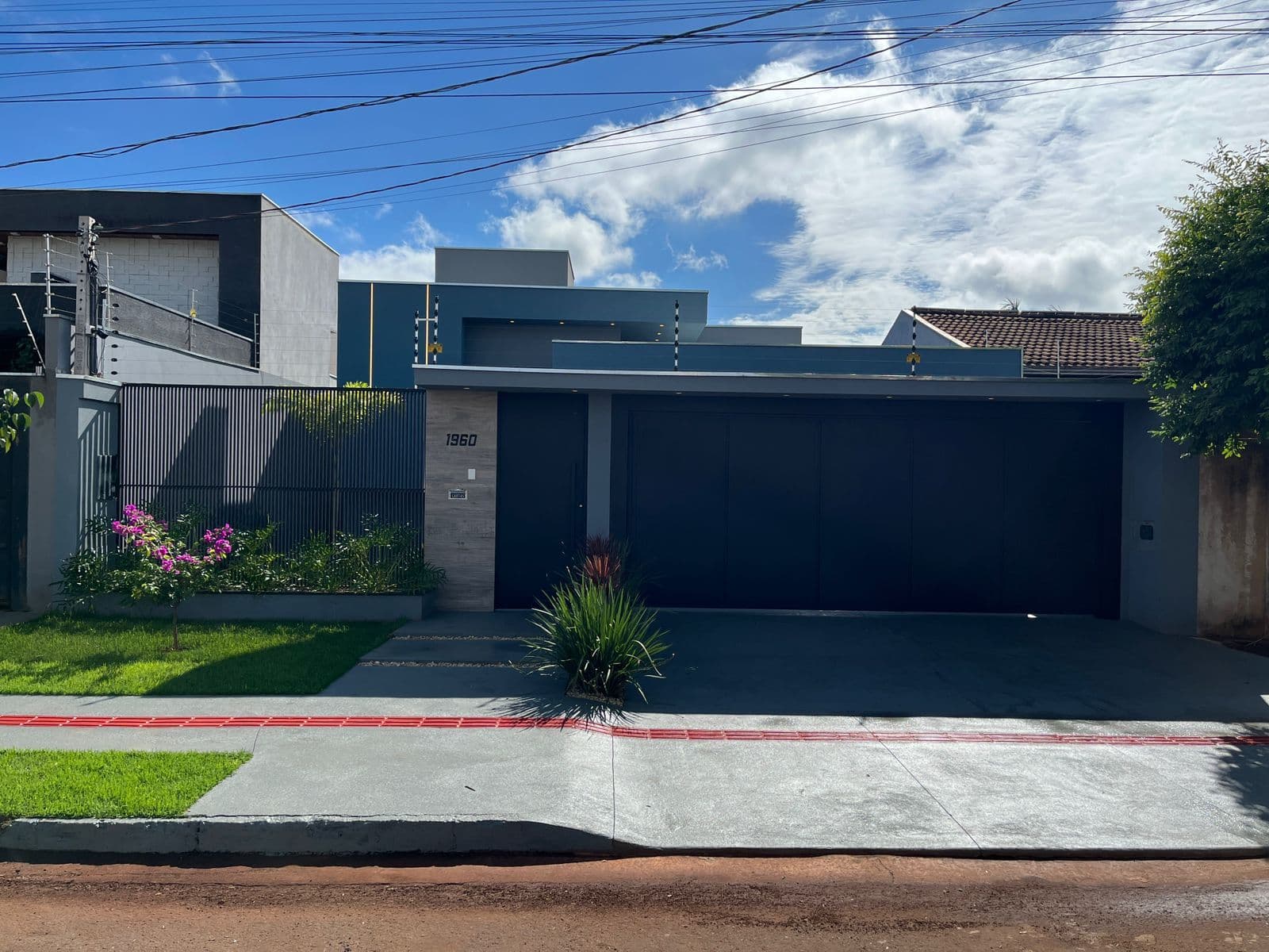 Casa Alto Padrão em Conjunto Residencial Monte Carlo, Dourados/MS