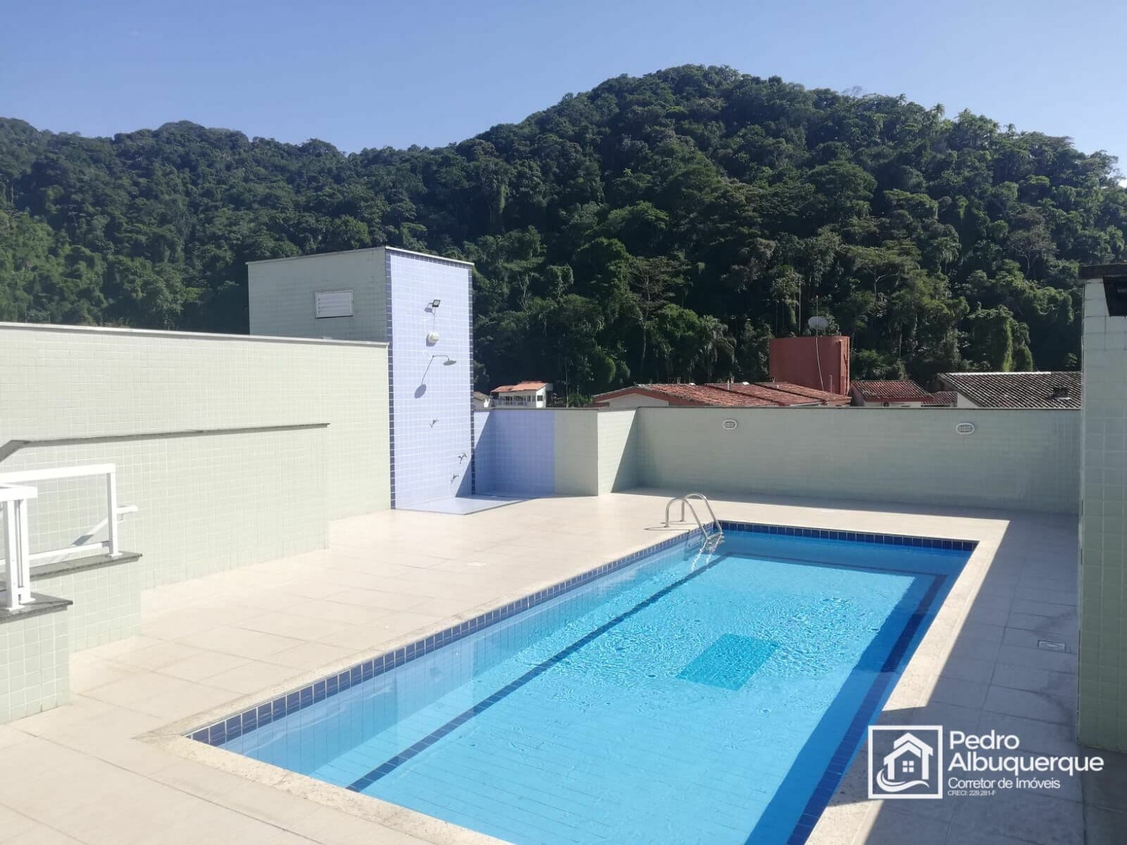 Apartamento mobiliado com 2 quartos e piscina na Praia Grande, Ubatuba