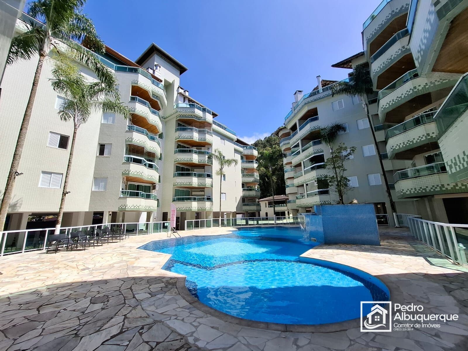 Apartamento Cobertura Duplex a venda no Condomínio Grand Beach, Praia Grande, Ubatuba-SP.