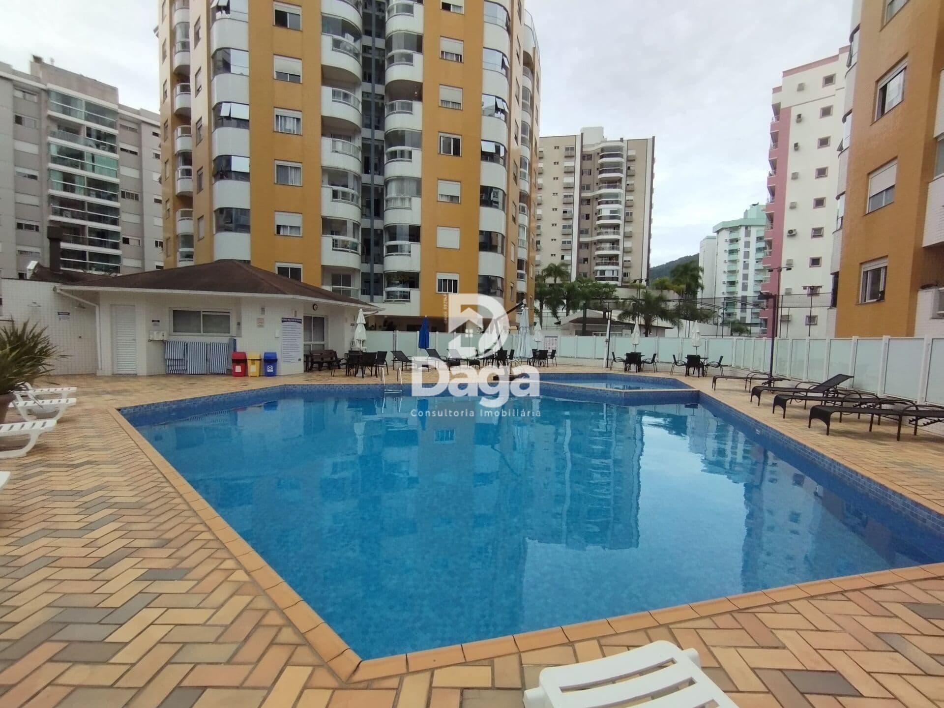 Apartamento no Itacorubi, 3 dormitórios, sendo 1 suite - Florianópolis/SC