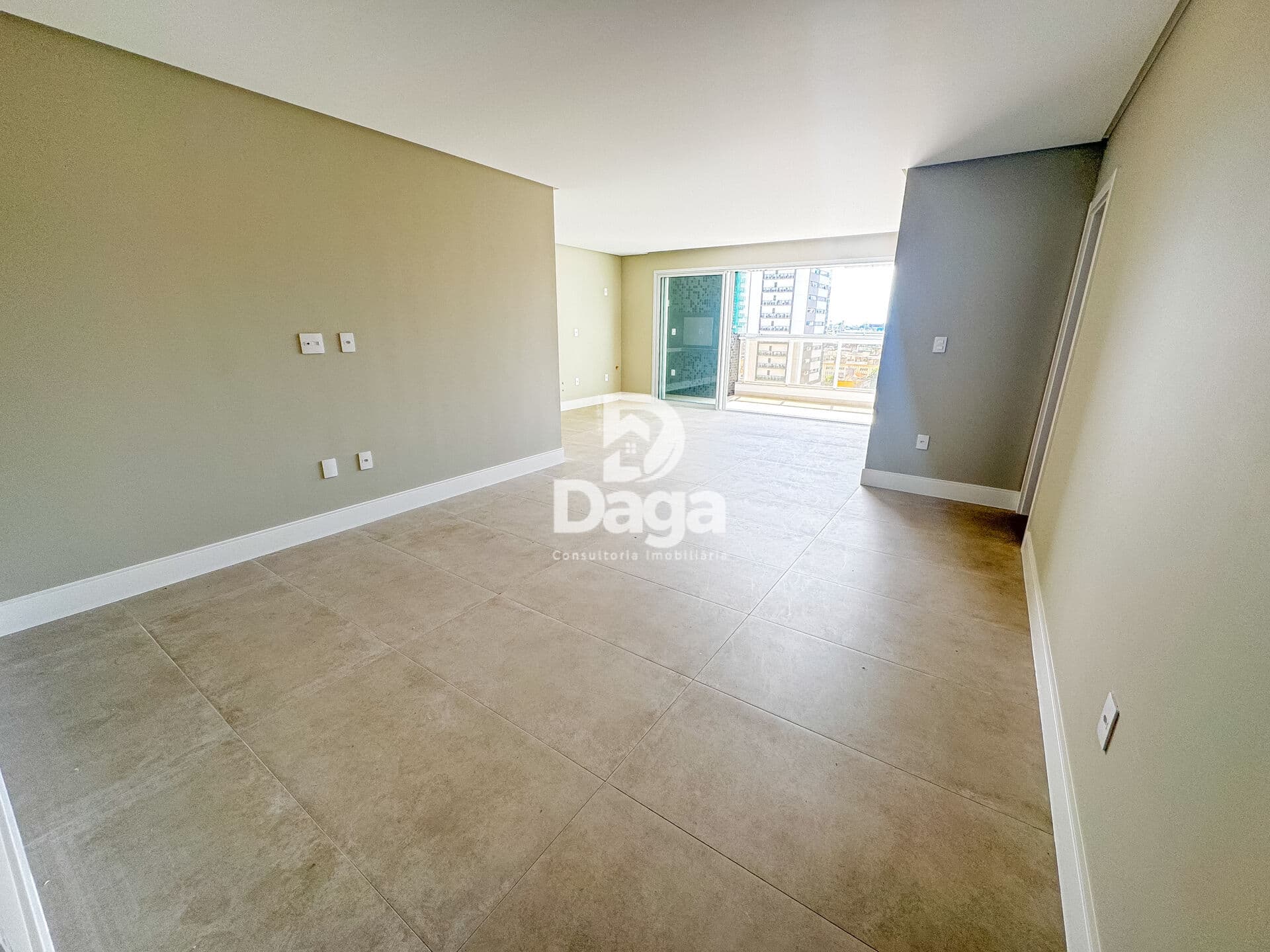 Apartamento em Campinas - 3 dormitórios, sendo 3 suites - São José/SC