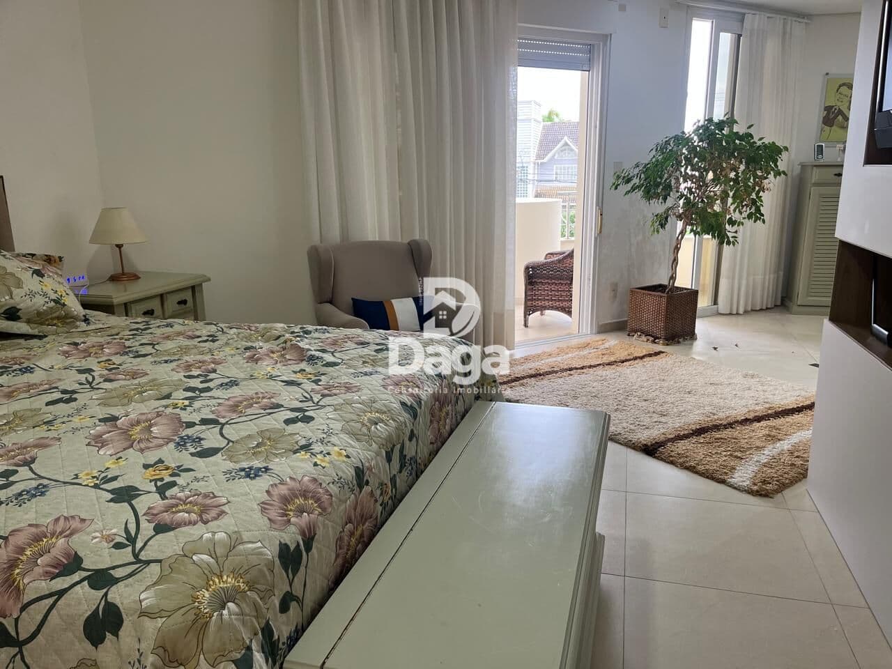 Casa Alto Padrão em Jurerê Internacional - Oportunidade Única