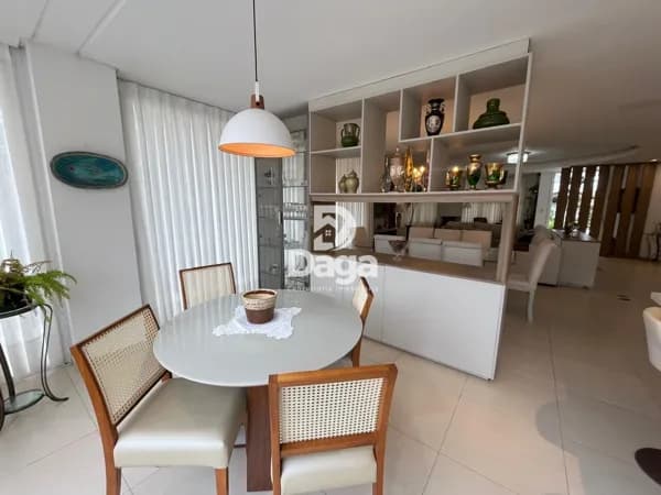 Casa Alto Padrão em Jurerê Internacional - Oportunidade Única