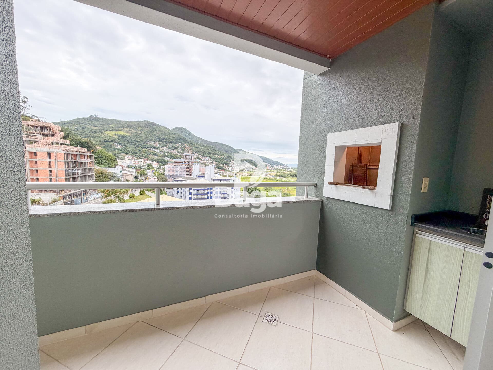 INCRIVEL apartamento com suíte no saco dos limões