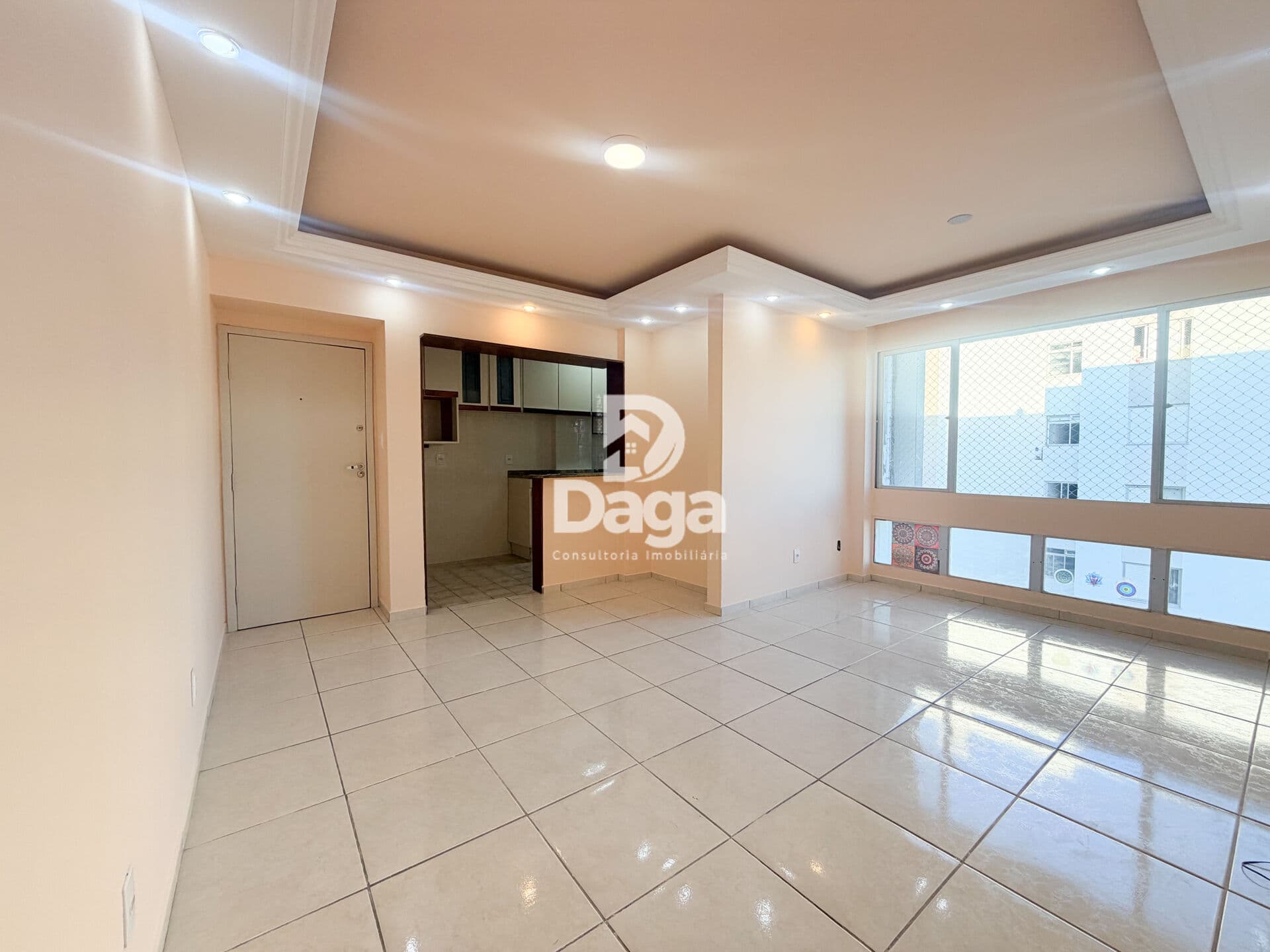 Apartamento com 02 dormitórios e vista mar no centro