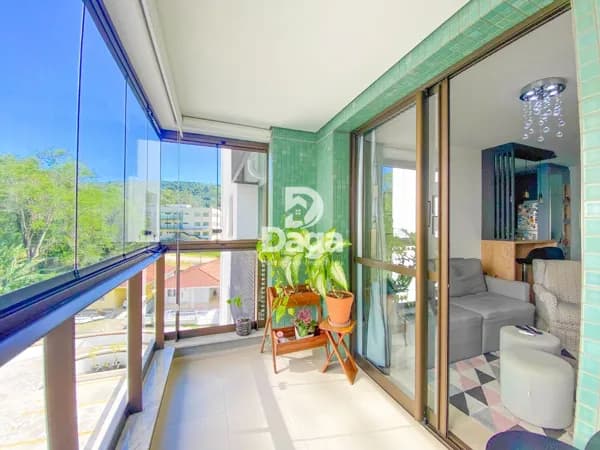 Lindo apartamento em Condominio Clube