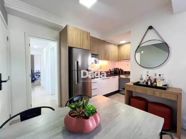 Apartamento de 2 Dormitórios sendo 1 Suíte na Carvoeira, Florianópolis/SC