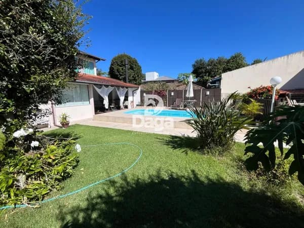 Casa Alto Padrão, em Local Super Agradável -Aceita Permuta por apto na região.