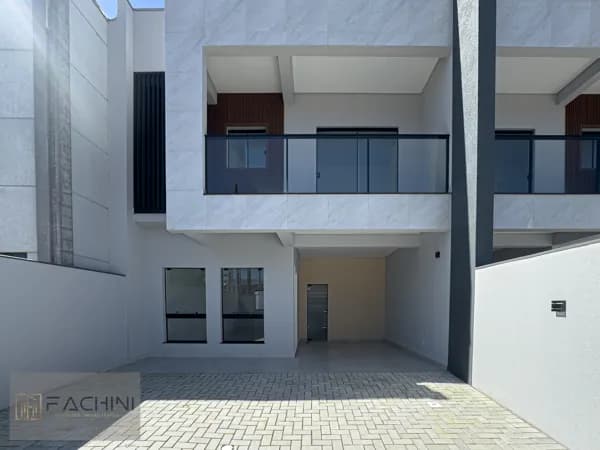 Sobrado de 126 m² no bairro Meia Praia em Navegantes - 200 mt do Mar