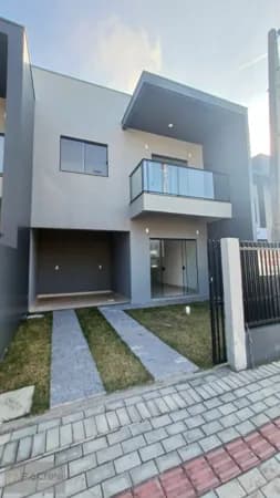 Sobrado com 97 m² em Barra Velha