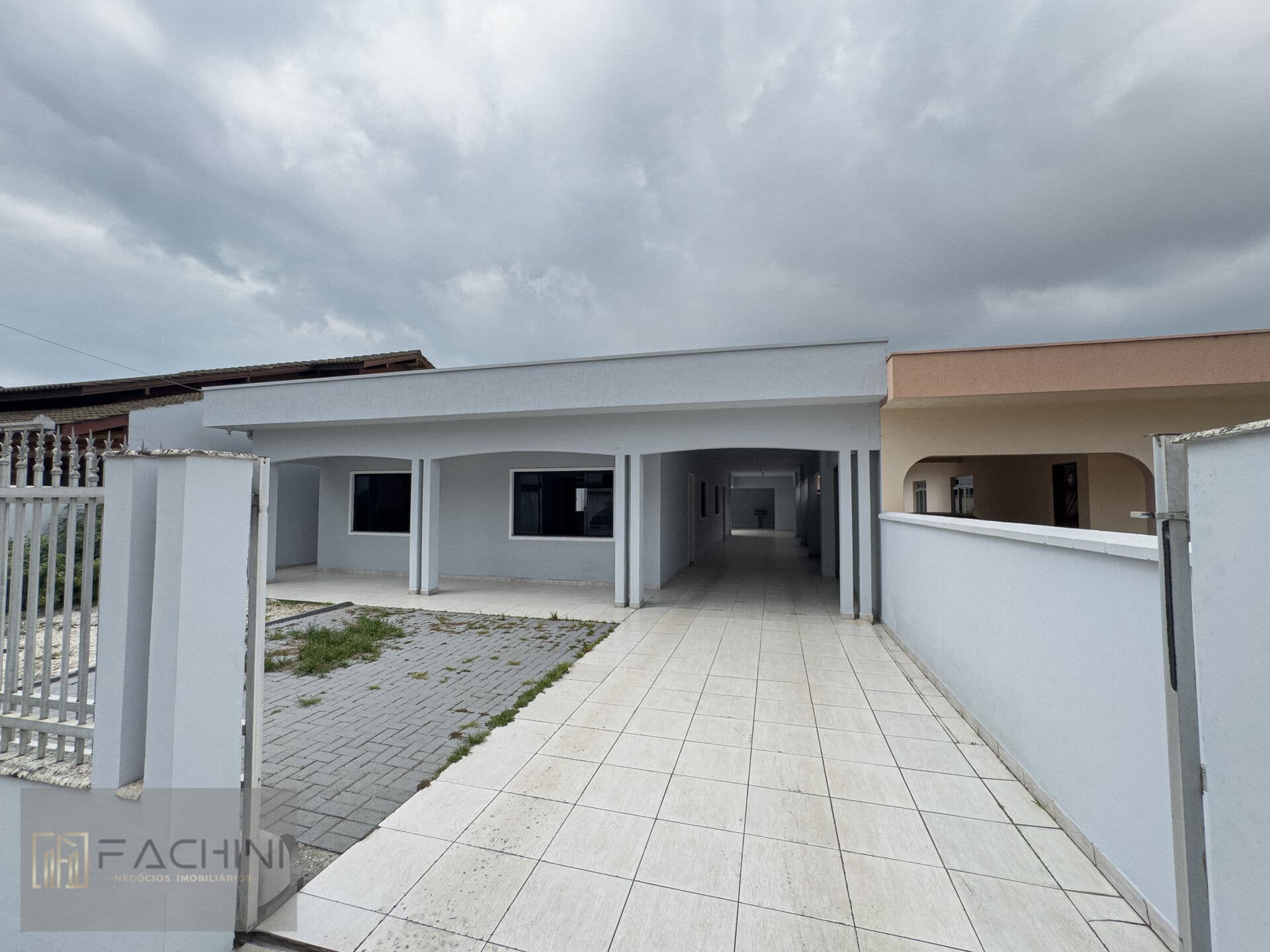 Casa Espaçosa Semi-mobiliada