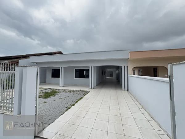 Casa Espaçosa Semi-mobiliada