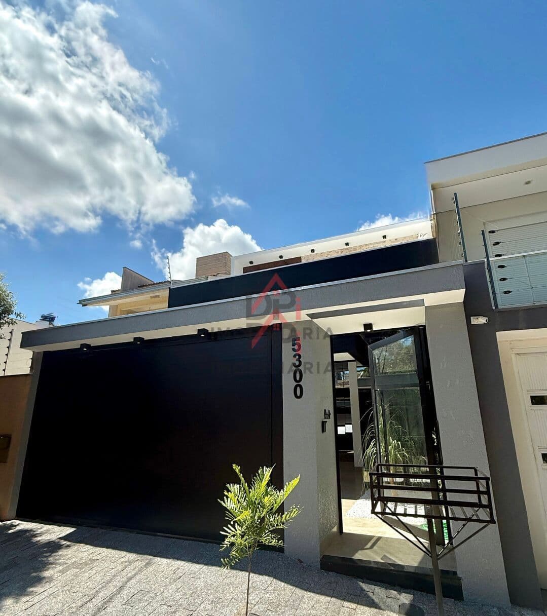 Casa Alto Padrão em Zona II, Umuarama/PR