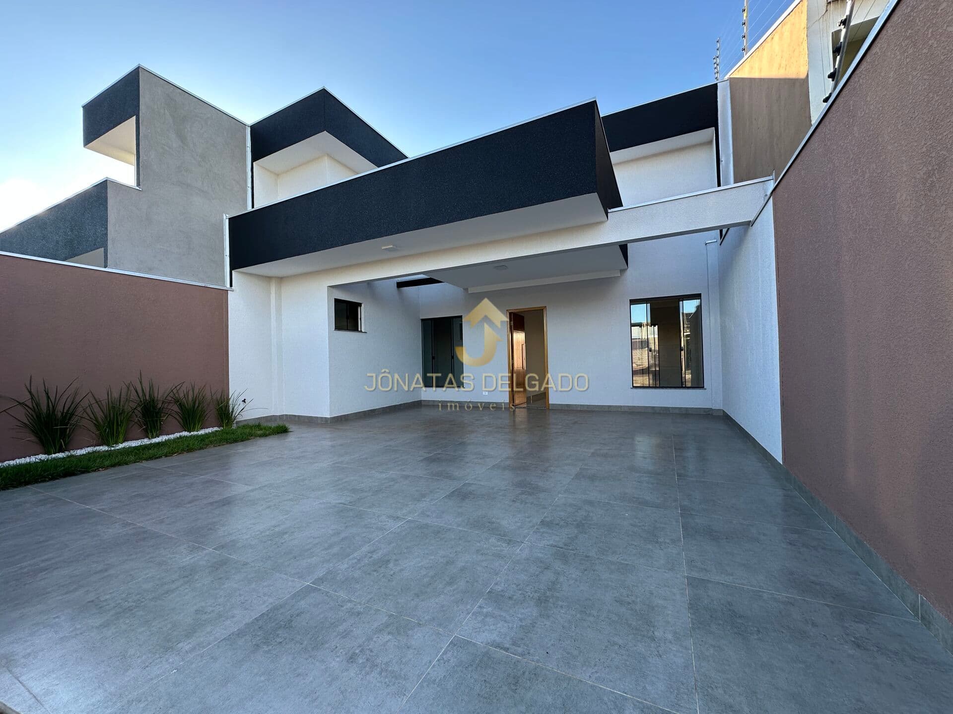 Casa à Venda no Jardim Paulista em Maringá, 3 quartos (1 suíte)