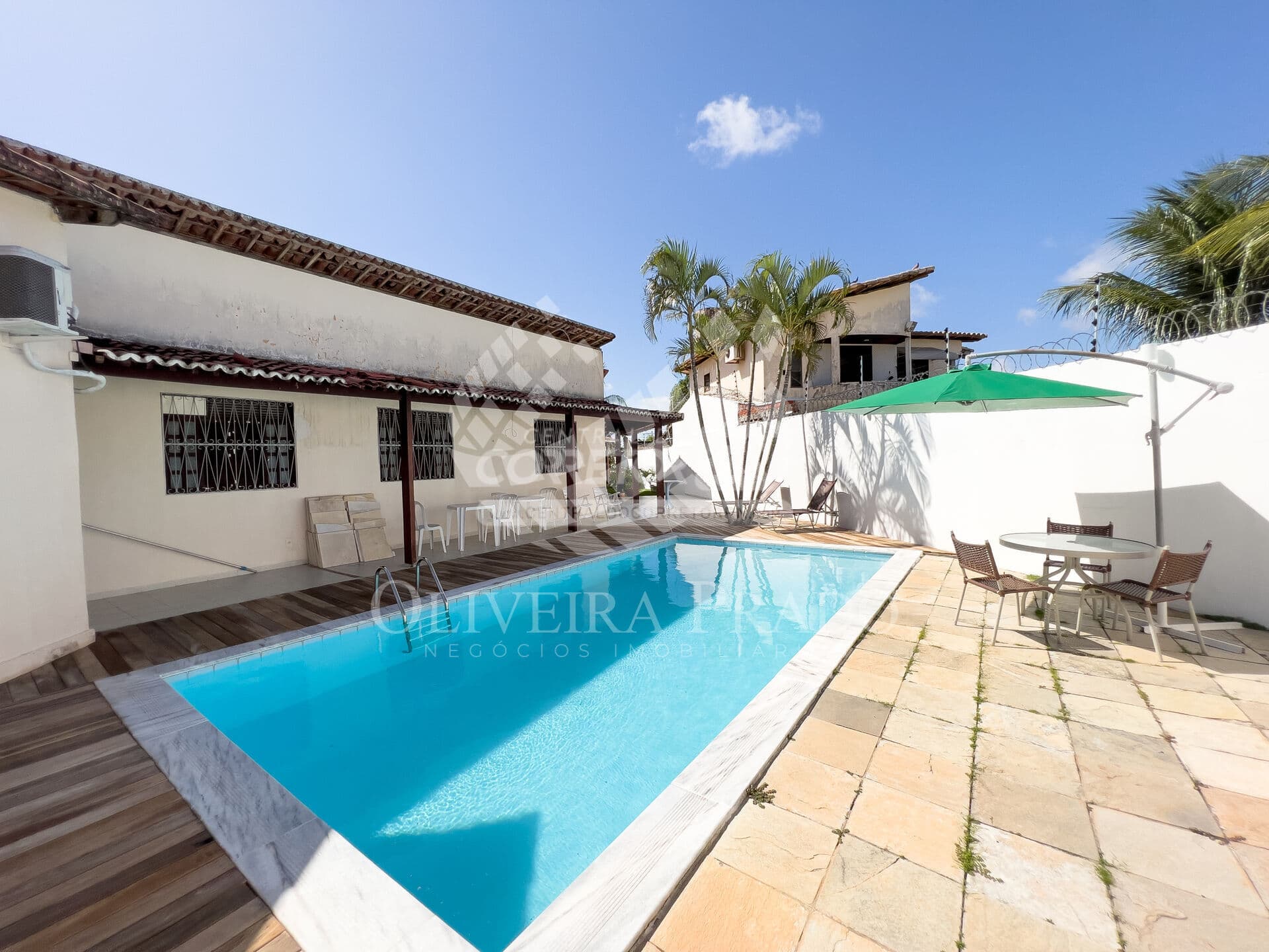 Júnior Creci 4745 - 84 99922.4172 - Casa c/ 4 suítes - R$ 750.000 - Candelária - Natal