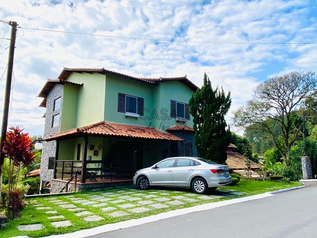Casa Duplex, com área de lazer, em Condomínio, em Resende