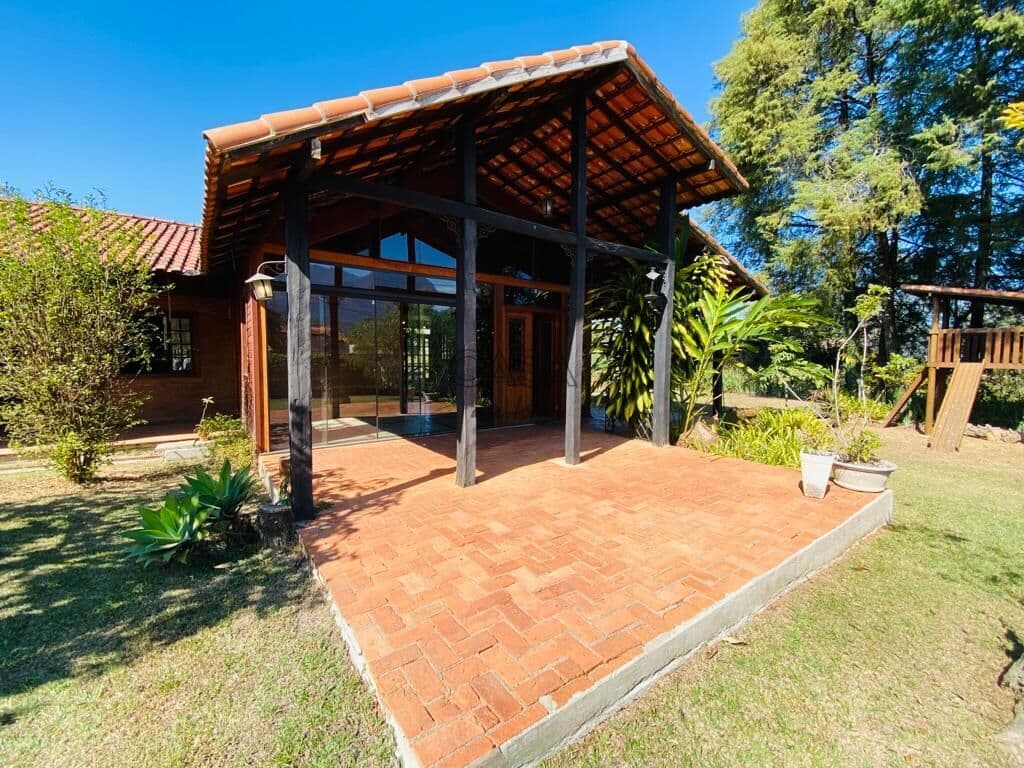 Casa com 4 quartos, em Penedo, Itatiaia.