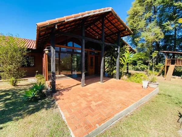 Casa com 4 quartos, em Penedo, Itatiaia.