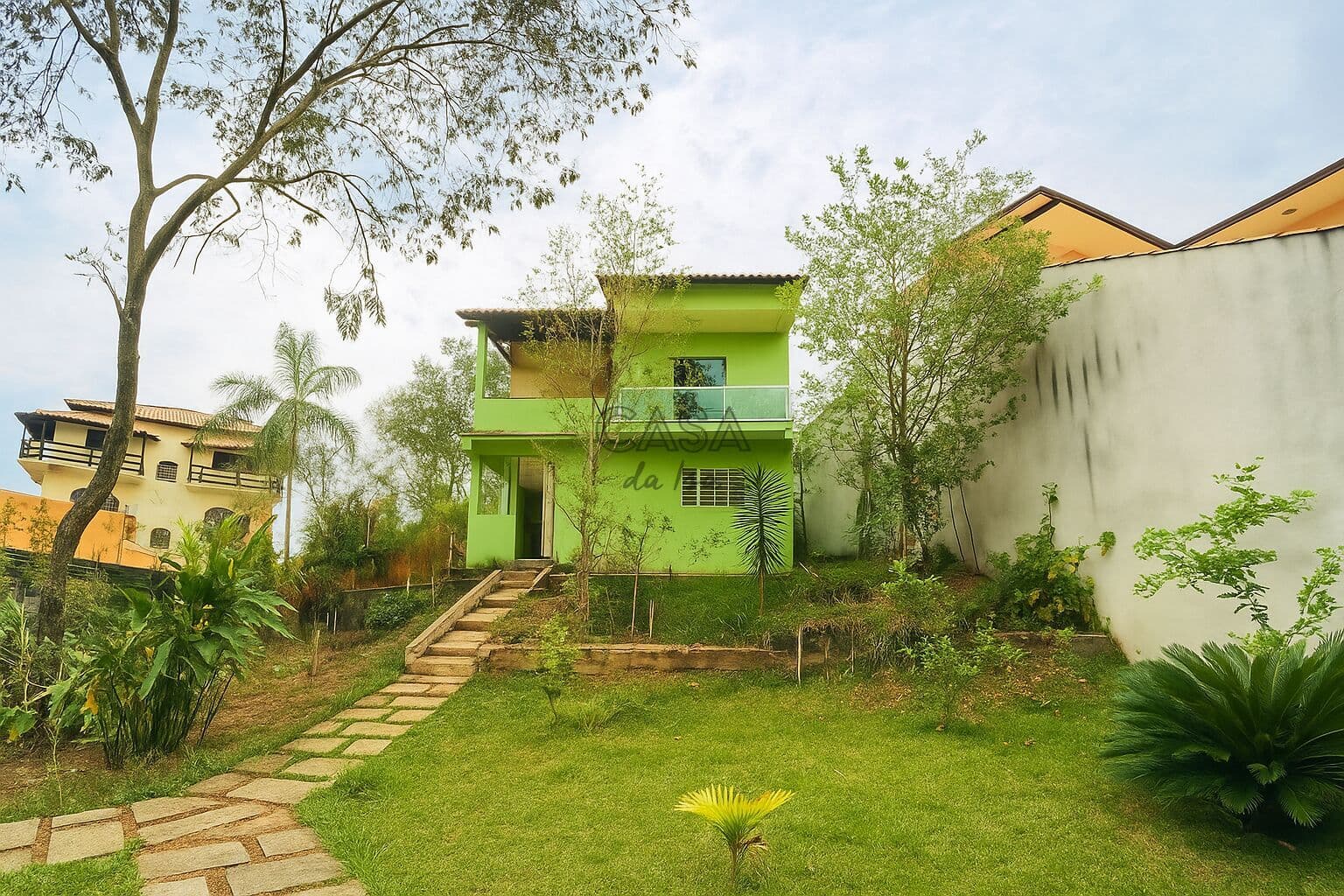 Casa com 4 quartos, terreno grande, na Morada da Colina II, em Resende