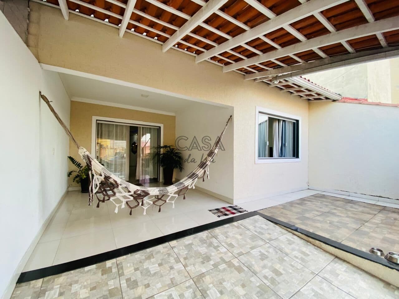 Casa com 2 quartos, sendo 1 suíte, no Jardim Aliança, em Resende - RJ