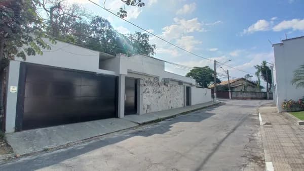 Casa de Esquina com 4 Quartos no Jardim Brasília, em Resende