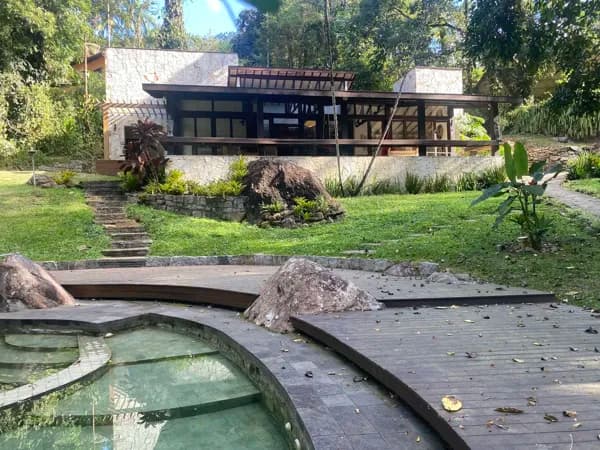Linda Propriedade de Alto Padrão, em Penedo - Itatiaia