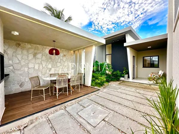 Casa 3 Dormitórios em Rua Privativa em Eusébio-Encantada