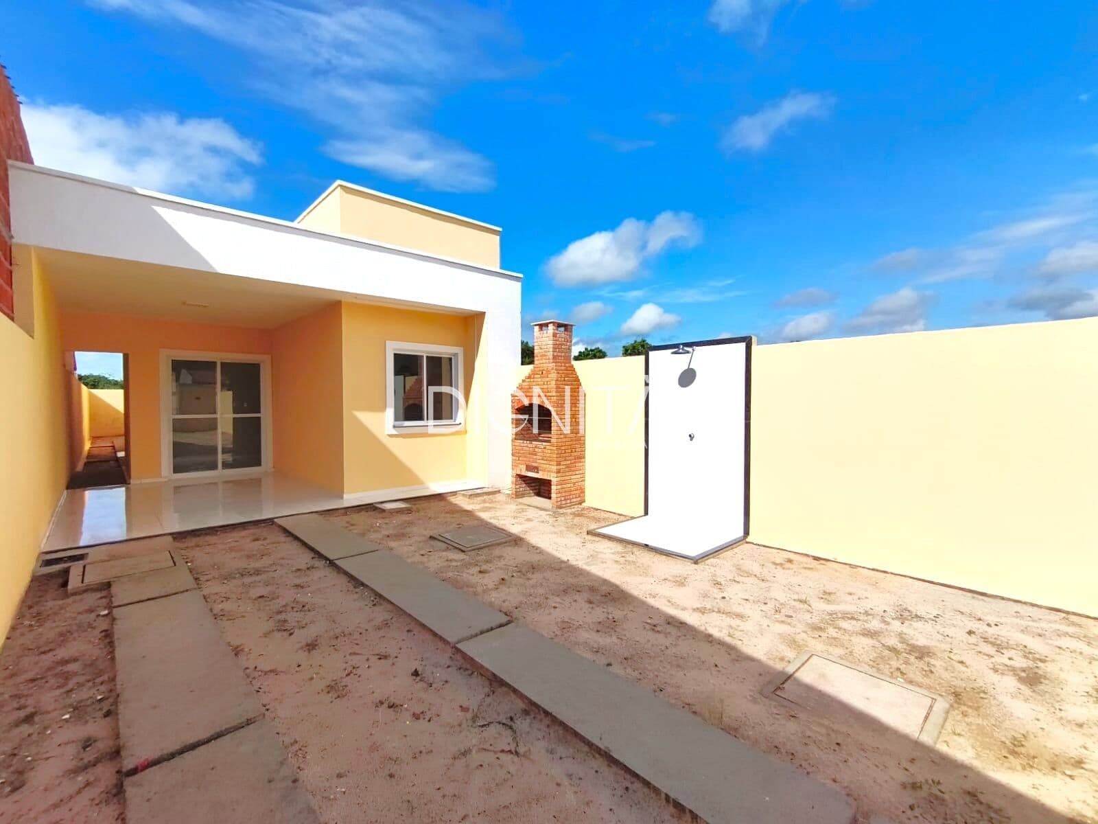 Encante-se com esta casa plana : conforto, estilo e praticidade em um só lugar!