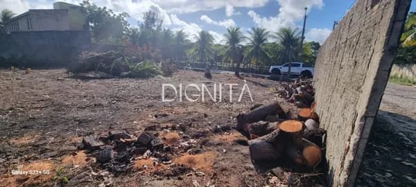 Oportunidade. Terreno de esquina 23,5m X 30m Próximo a CE 010 e CE 025