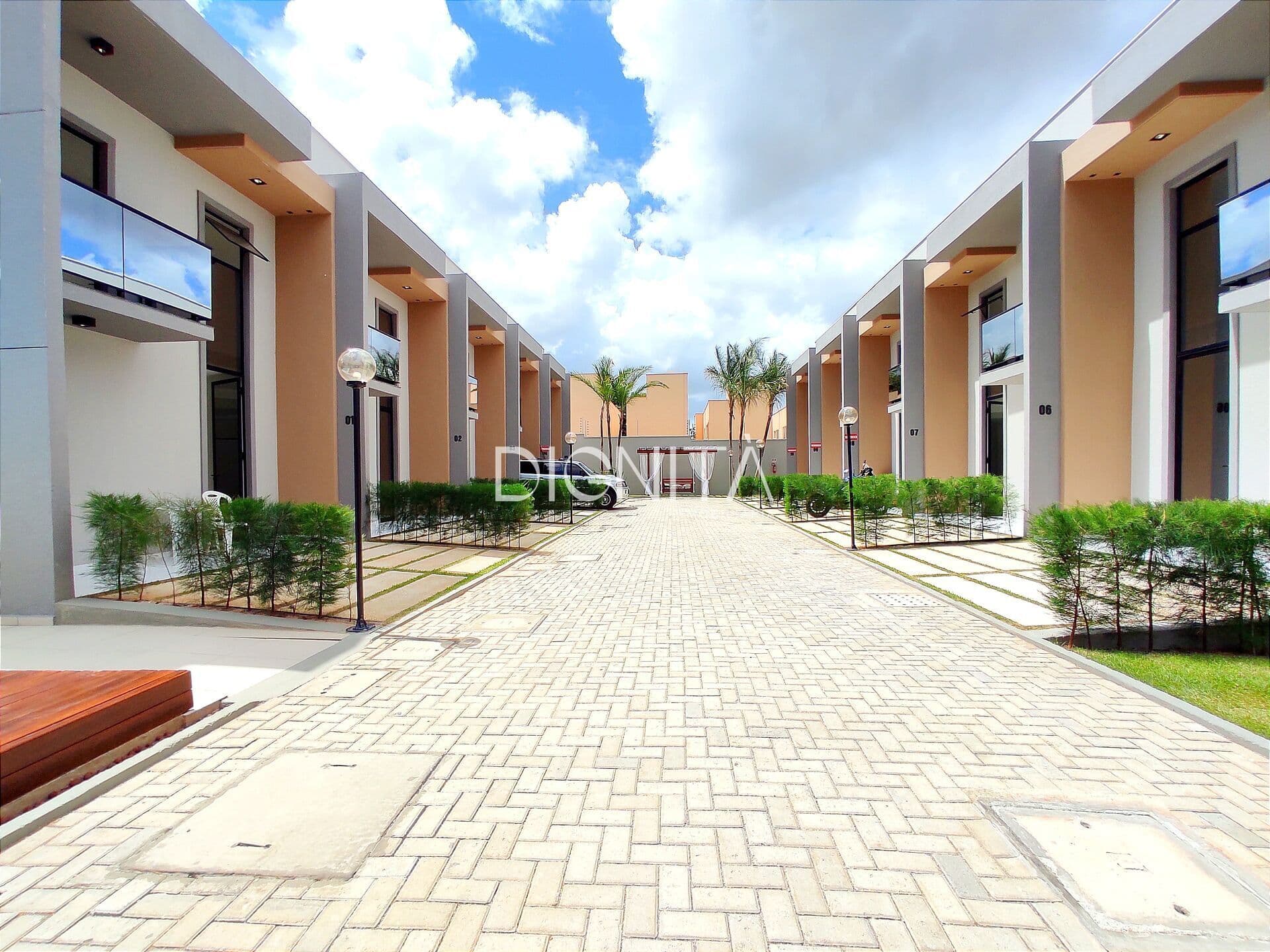 Casa em Condomínio à venda 3 dormitórios - Eusébio-CE