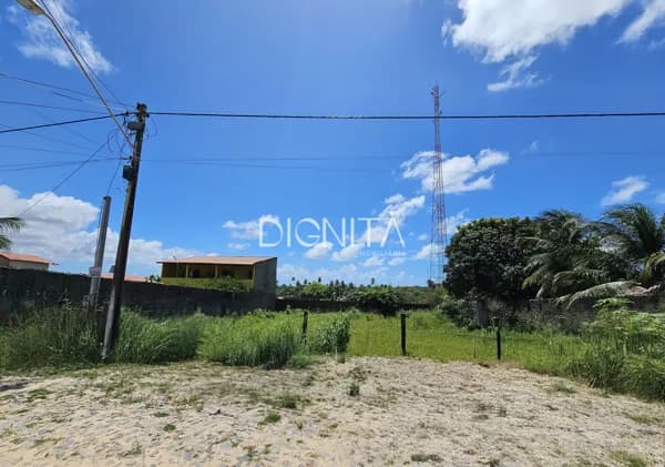 Terreno à Venda em Localização Estratégica