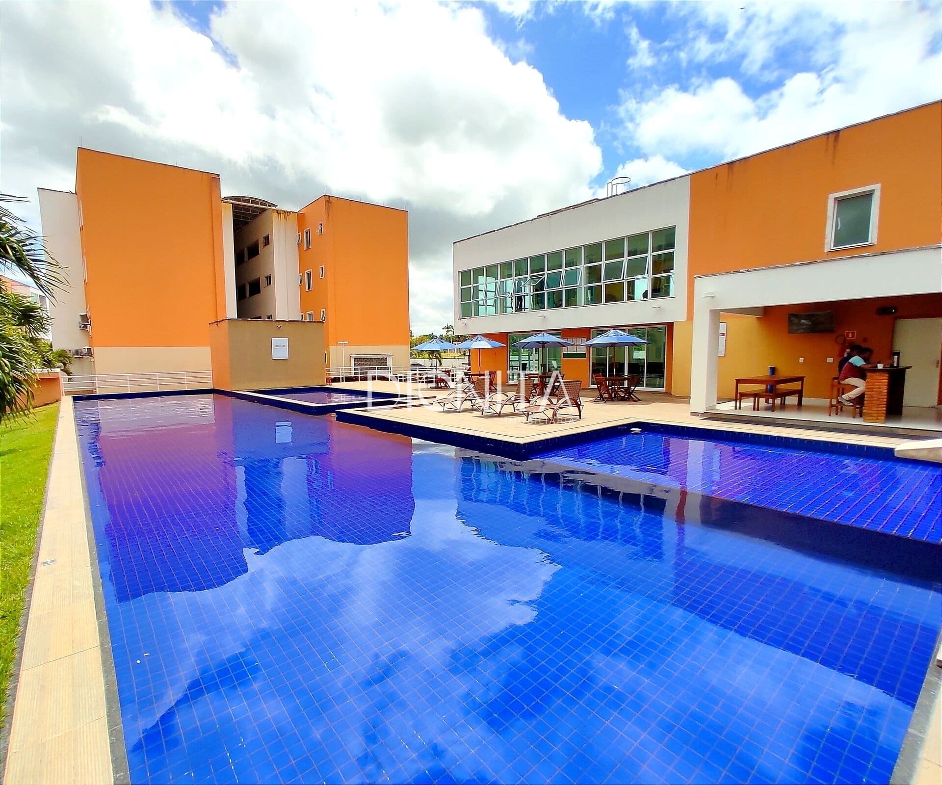 Vendo apartamento 2 dormitórios sendo 1 suite 1 vaga - Eusébio-CE