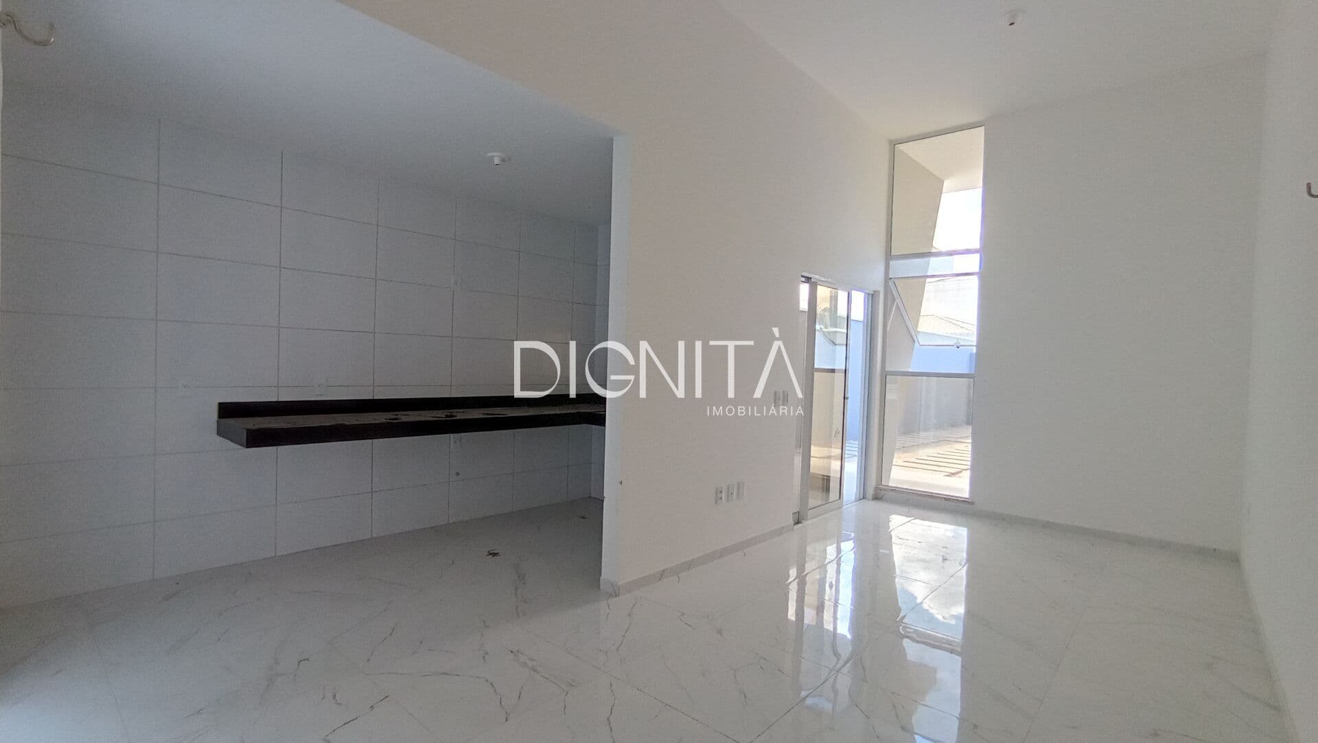 Casa Plana Alto Padrão 3 Dormitórios Guaribas - Eusébio