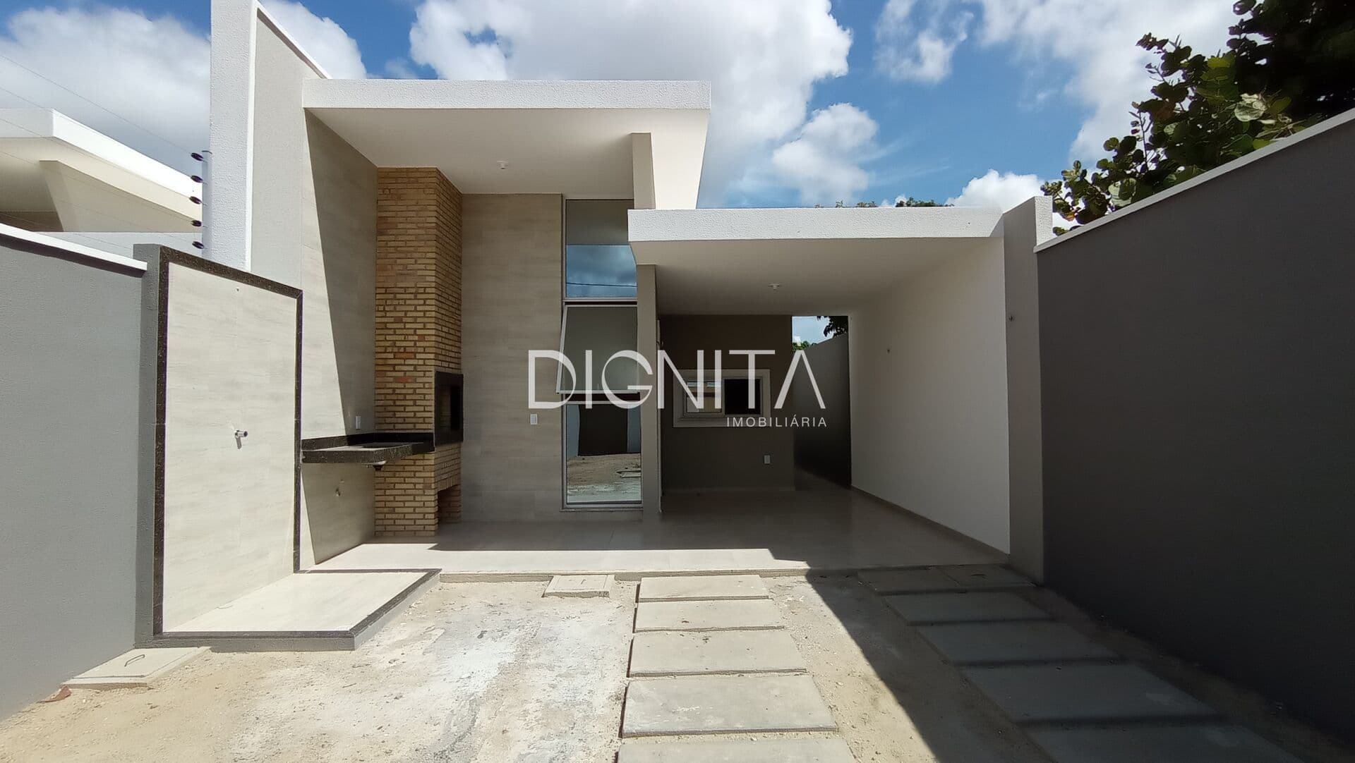Casa Plana Alto Padrão 3 Dormitórios Guaribas - Eusébio
