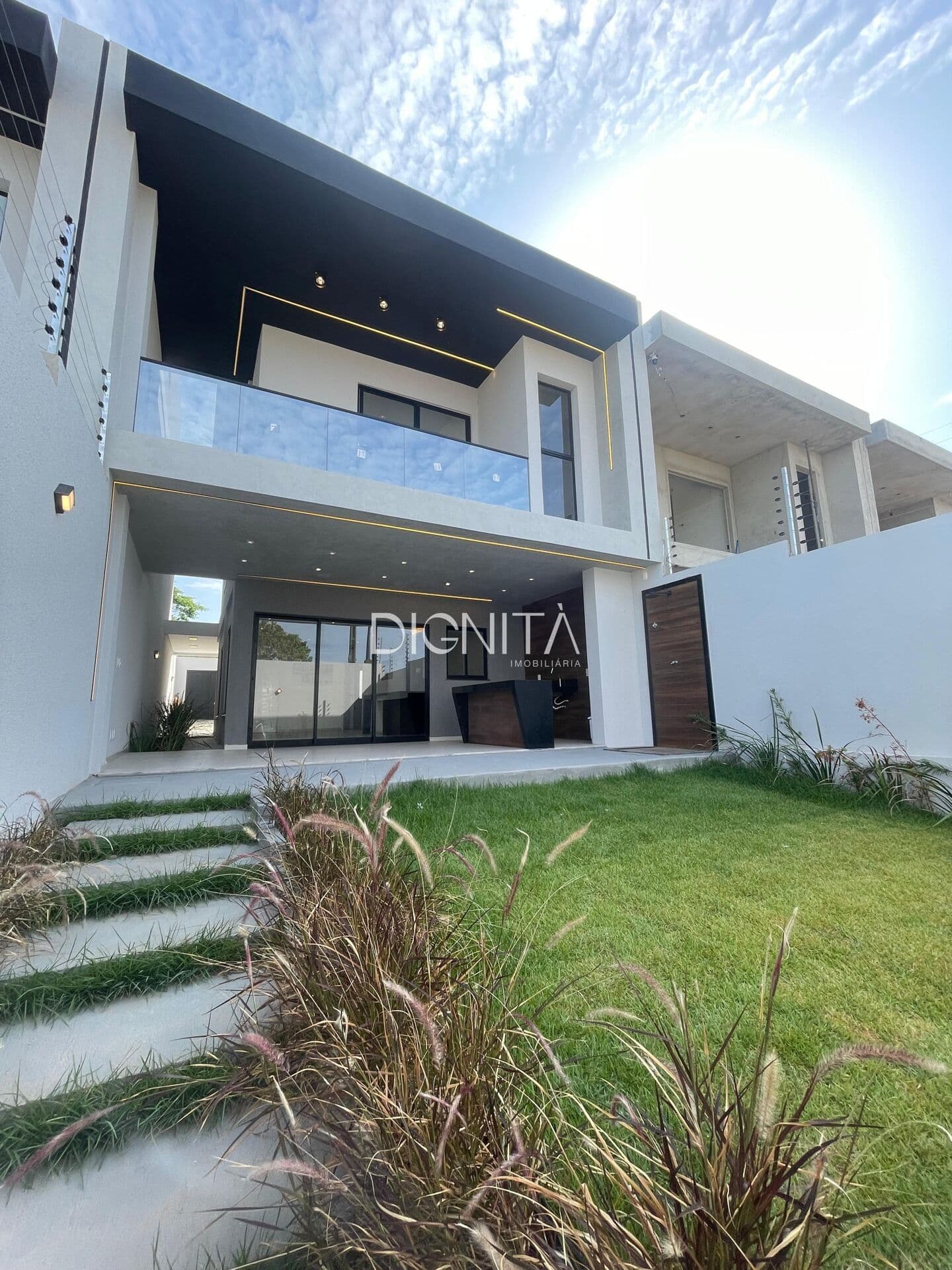 Casa Alto Padrão 4 Suítes - Eusébio