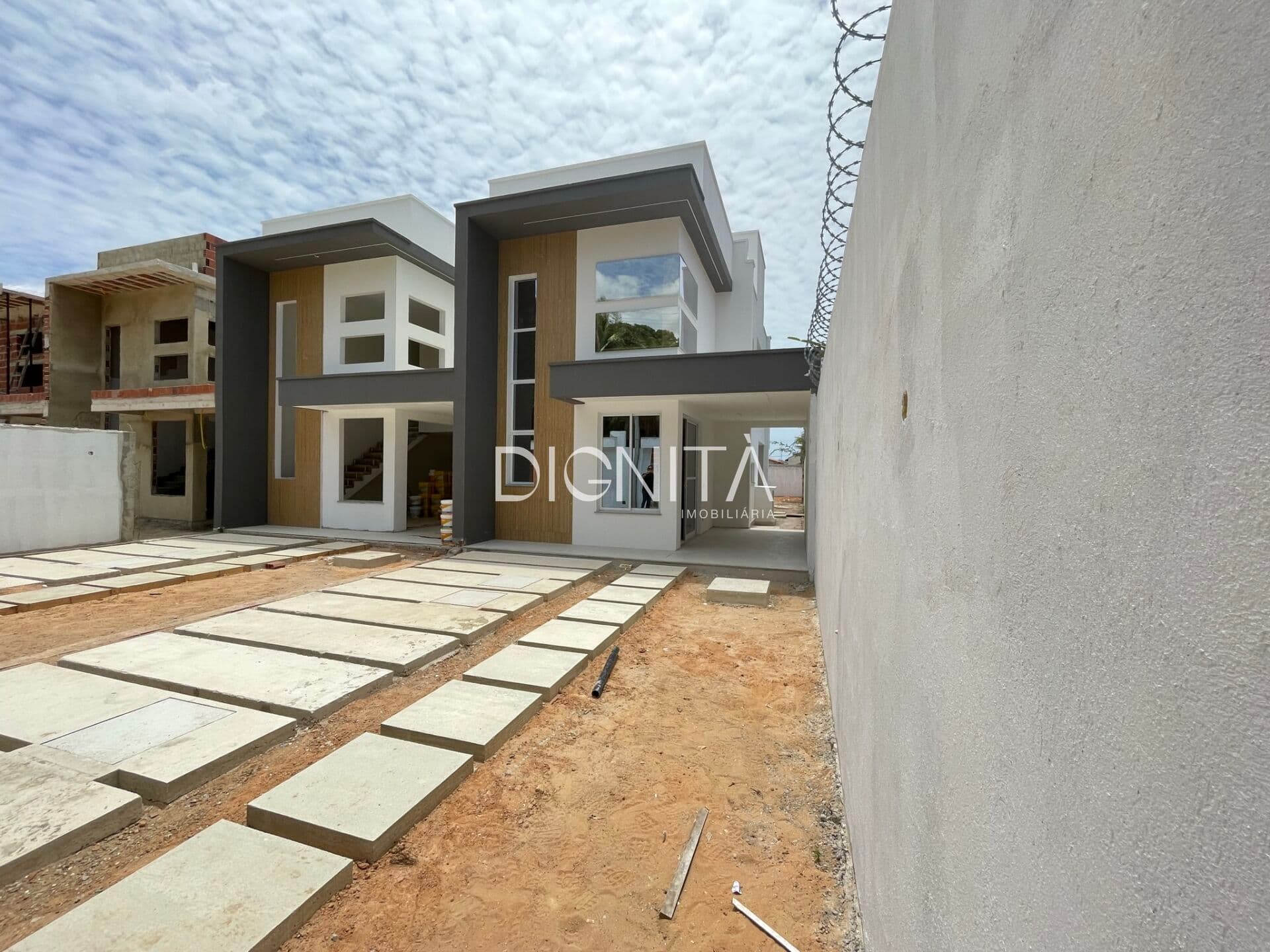 Casa Duplex 3 Suítes Urucunema - Eusébio