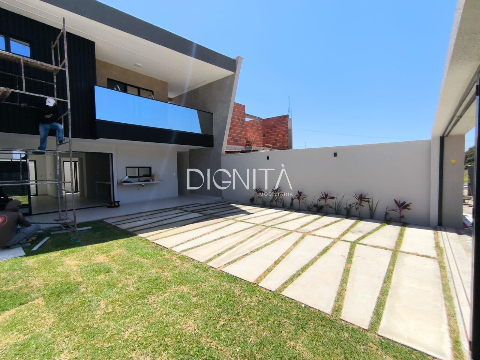 Casa Duplex em rua privativa 4 Dormitórios, Eusébio -CE