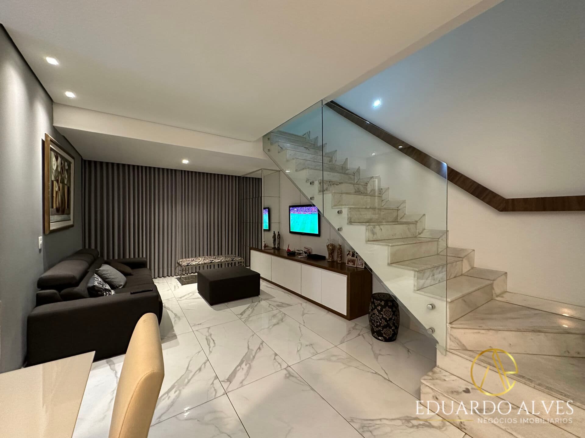 Cobertura de 4 quartos e lazer completo no bairro Buritis