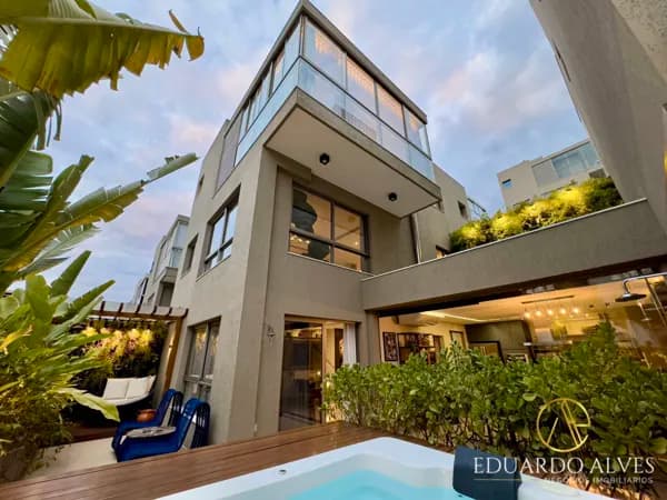 Casa Alto Padrão com 3 quartos 1 Suítes 2 Semi - Suítes e Lazer