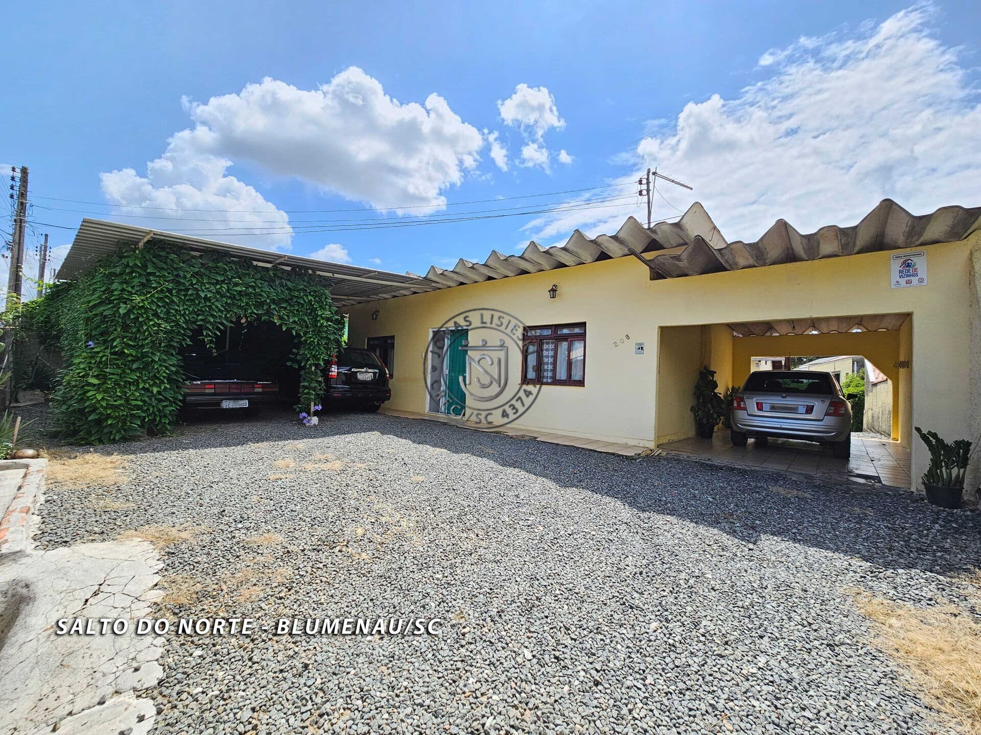 Casa à venda com 2 residências em terreno de 1.000m² Industrial no Salto do Norte em Blumenau