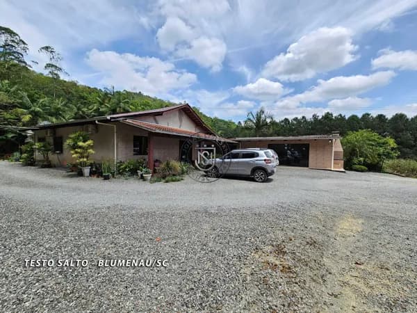 Sítio à Venda no Testo Salto em Blumenau – 28.000m² com Casa Principal e Casa Auxiliar Próximo à Karsten
