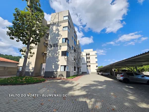 Apartamento à venda no Salto do Norte em Blumenau – 2 quartos, sacada com churrasqueira e vaga coberta