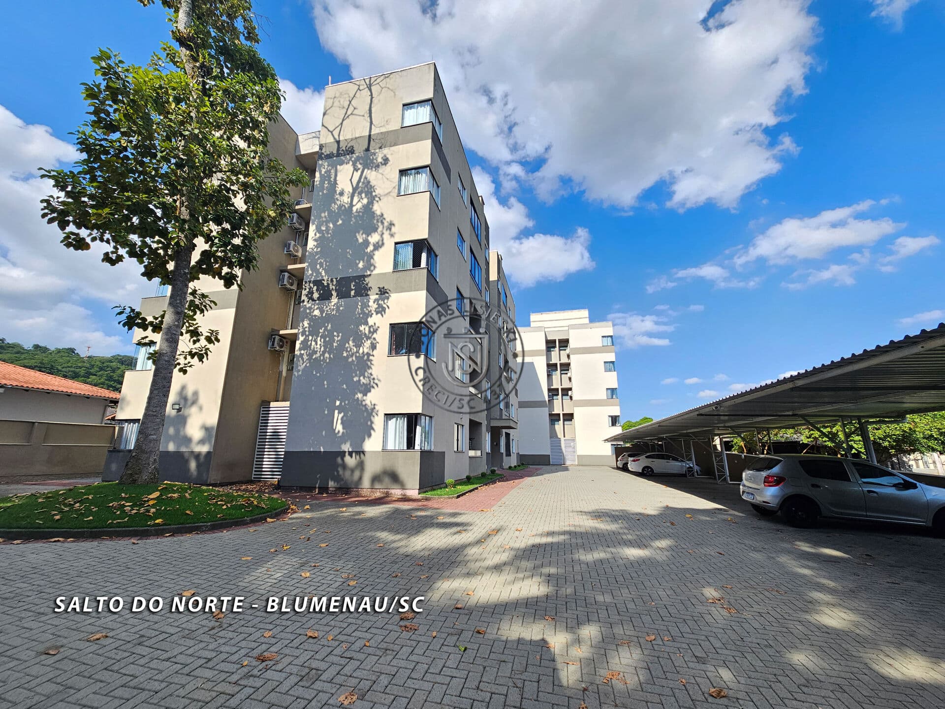Apartamento à venda no Salto do Norte em Blumenau – 2 quartos, sacada com churrasqueira e vaga coberta