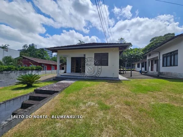 Ampla Casa à Venda no Salto do Norte – Terreno Comercial de 1.137m² em Blumenau-SC